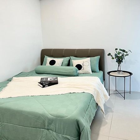 Rayyan Condominium @ Metrocity Square Kuching Extérieur photo